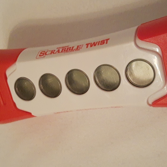 Scrabble Twist Electronic Word Game with Lights Sounds or Play In Silent Mode - Picture 6 of 9